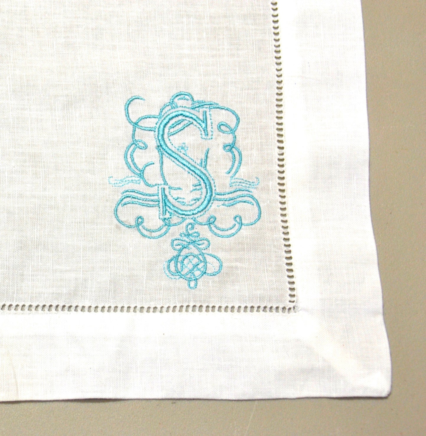 Scroll Customized Monogrammed Linen Placemat